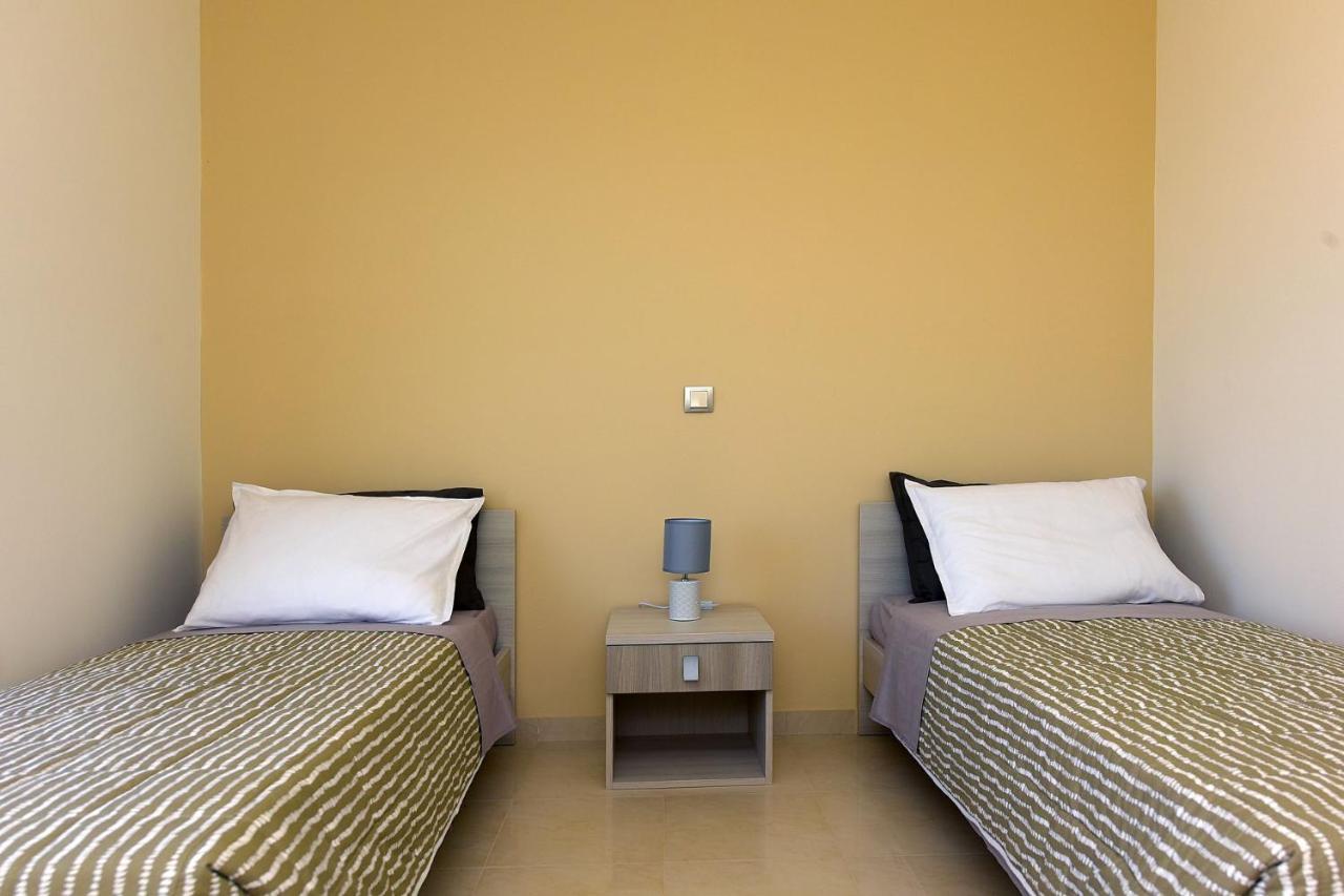 Stelia Luxury Apartments Kalavárda Zewnętrze zdjęcie